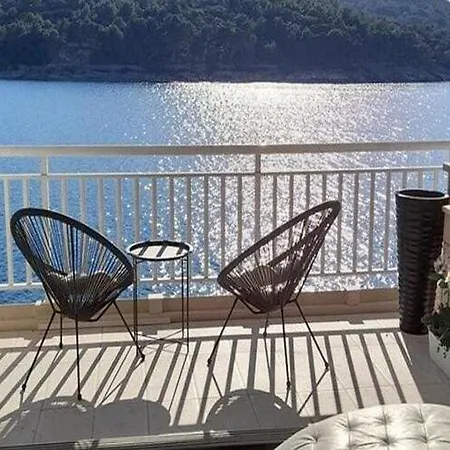 Om - One Bedroom With Balcony And Sea View * Povlja (Brac)