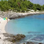 Om - One Bedroom With Balcony And Sea View *