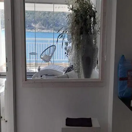 Om - One Bedroom With Balcony And Sea View * 波维尔亚