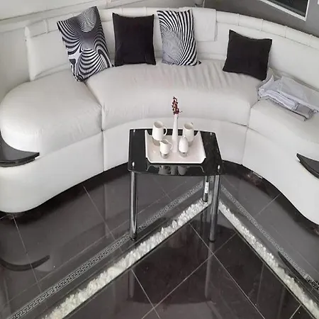 Om - One Bedroom With Balcony And Sea View Appartement *